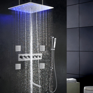 Conjunto de chuveiro termostático polido cromado LED Sistema de chuveiro montado no teto de 20 polegadas com jatos corporais de spa com spray portátil